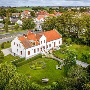 Vita Huset Pa Oesterlen Garsnas Exterior photo