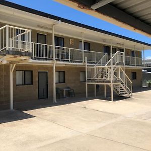 Unit 4 Pattison Emu Park Exterior photo