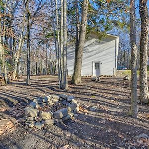 Glenburn Getaway With Fire Pit Near Trails! Exterior photo