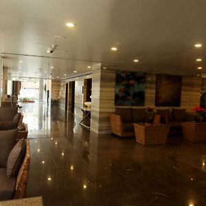 Paradigm Sarovar Portico Kākināda Exterior photo