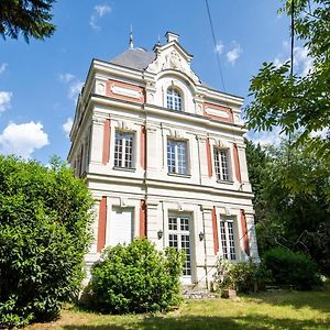 La vie de château Saint-Benoit-la-Foret Exterior photo