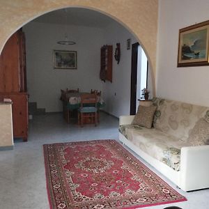 Casa Vacanza Anna Con Vista Balcone La Laguna ,Situata A 5 Minuti Dal Centro A Piedi Sant'Antioco Exterior photo