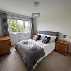 Modern 2 Bedroom Flat In Quiet Village W/ Ensuite Bishopton (Renfrewshire) Exterior photo