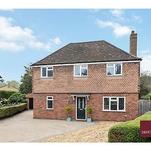 Ash - Four Bedroom Detached House With Parking And Large Garden Ash (Surrey) Exterior photo