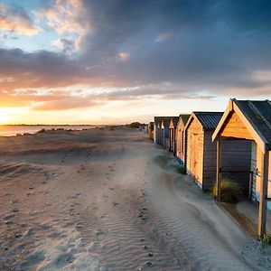 3Bd Family Beach Retreat In West Wittering Exterior photo