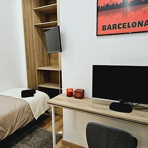 Gran Apartamento Ideal Grupos Muy Cerca Barcelona Badalona Exterior photo