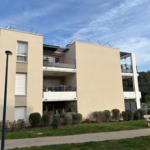 Tres Bel Appartement Pour 3 Avec Piscine La Londe-les-Maures Exterior photo