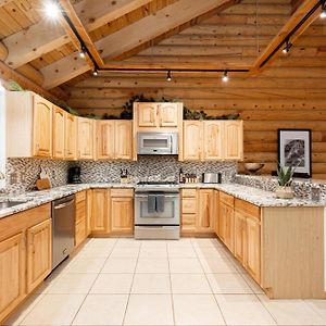 Iconic Log Cabin Escape - Idaho Springs - Hot Tub Exterior photo