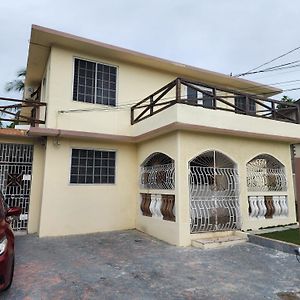 11Onessex2 In The Heart Of Kingston Jamaica Exterior photo