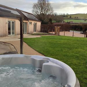 The Cow Byre - Cotswold Retreat With Hot Tub Dursley Exterior photo