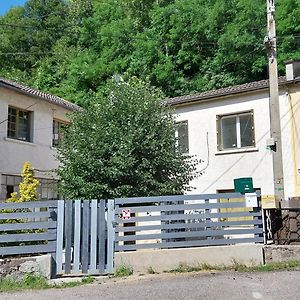 Studio Avec Jardin Et Barbecue, 2 Pers Thiers Exterior photo