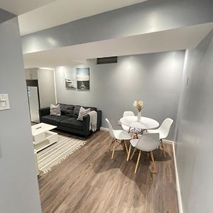 Cozy Basement In Brampton Exterior photo