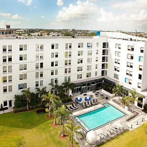 Aloft Miami Doral Exterior photo