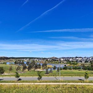 Lakeside Brand New Settled Townhouse，Near Shops Weston Creek Exterior photo