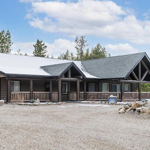 Lazy Moose Valemount Exterior photo