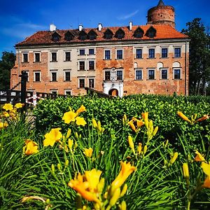 Zamek Uniejów Uniejow Exterior photo