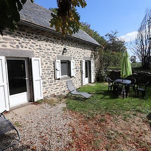 Evasion Authentique Aux Monts Du Cantal: Ski, Randonnee Et Confort Contemporain - Fr-1-742-178 Paulhac (Cantal) Exterior photo