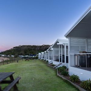 Blue Lagoon Beach Resort Bateau Bay Exterior photo