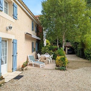 Maison Familiale Avec Jardin Clos, Acces Riviere Et Wi-Fi, Proche Verdure Et Activites En Charente - Fr-1-653-117 Saint-Genis-d'Hiersac Exterior photo