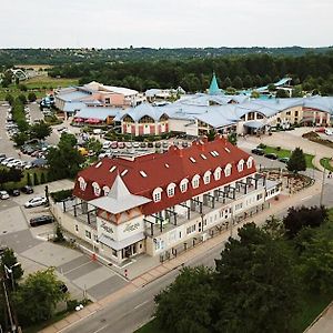 Harmonia Hotel Sarvar Exterior photo