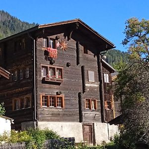 Heimeliges Walliserhaus Fiesch Exterior photo