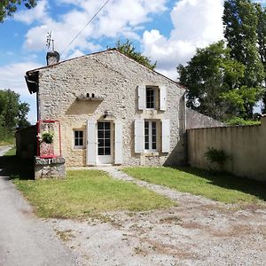 La Petite Maison Matha Exterior photo