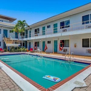 Pool Christmas Retreat Walk To Dania Beach Exterior photo