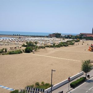 Hotel Delfino Caorle Exterior photo