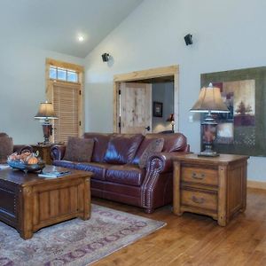 Sage Escape Cabin With Hot Tub At Brasada Ranch Alfalfa Exterior photo