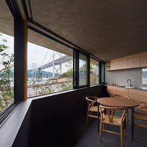 Seaside Villa Seen Shallow Sea Onomichi Exterior photo