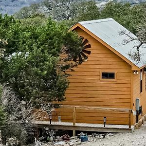 Rock Of Ages Cabin At Amazing Grace Canyon Luckenbach Exterior photo