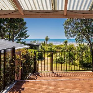 Godwit Cottage - Pakawau Beachfront Holiday Home Exterior photo