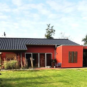 Ferienhaus Am Kleinen See Mit Steg, Garten Und Terrasse Twist Exterior photo