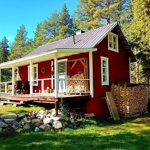 Charmantes Ferienhaus In Der Wildnis Lapplands Blattniksele Exterior photo