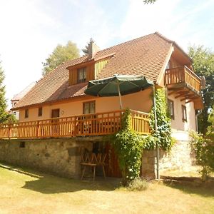 Haus In Kovarov Mit Terrasse, Grill Und Garten Hrdonov Exterior photo