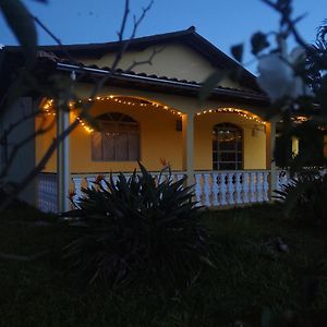 Casa Amarela Hostel Barão de Cocais Exterior photo