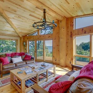 Idyllic Sturgeon Bay Cabin With Fire Pit And View Exterior photo