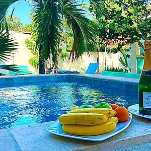 Beautiful And Spacious Mediterranean Villa On Palm Beach Exterior photo