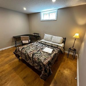 Budget Stay In Kitchener- Near Town Centre- Food, Shopping, Transit K3 Exterior photo