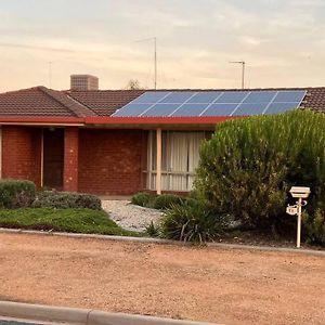 Abide Awhile Mooroopna Exterior photo