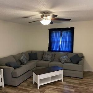 Comfortable Downstairs 2 Bed Next To Fort Sill Lawton Exterior photo