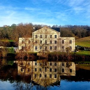 Chateau Roquehort Avec Ev Recharge Point 22Kw Monein Exterior photo