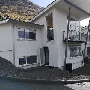 Amazing Sea And Mountain View Klaksvík Exterior photo