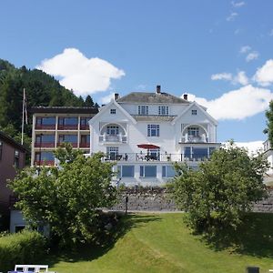 Midtnes Hotel Balestrand Exterior photo