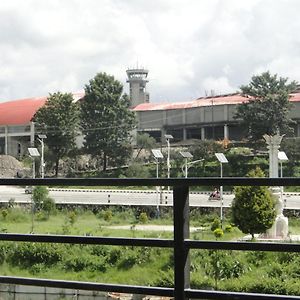 Ganapati Airport Hotel Catmandu Exterior photo
