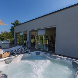 Double Chambre Piscine, Spa, Jardin, Parc En Bordure De Riviere Les Fumades-Les Bains Exterior photo