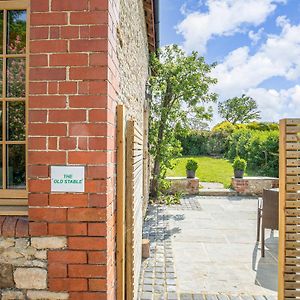 The Old Stable Dursley Exterior photo