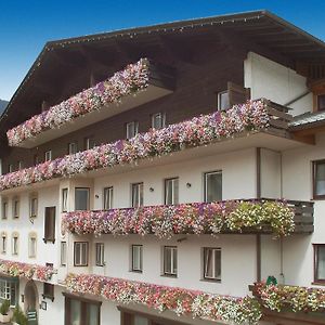 Hotel-Garni Stern - Bed & Breakfast & More Imst Exterior photo