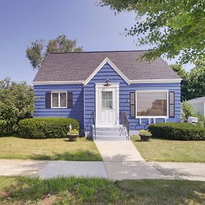 Cozy Wisconsin Abode Walk To Lake Michigan! Algoma Exterior photo