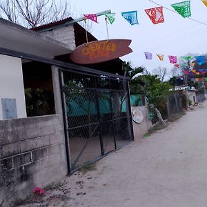 Chentes Place Barra de la Cruz Exterior photo